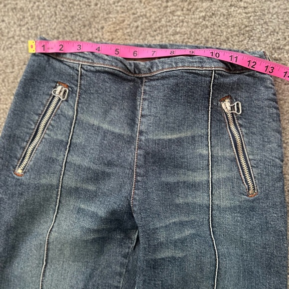 Vintage Blue Denim Jeans with Zipper Detail - Picture 2 of 11